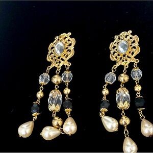 Vintage renaissance gothic pearl jet gold tone long dangle cha cha earrings 4”